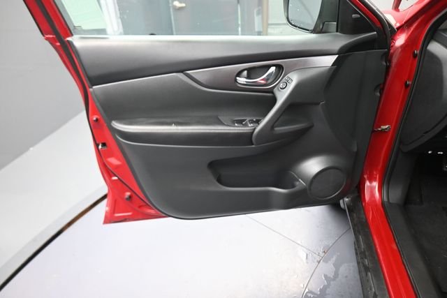Used 2017 Red Nissan SV image 70