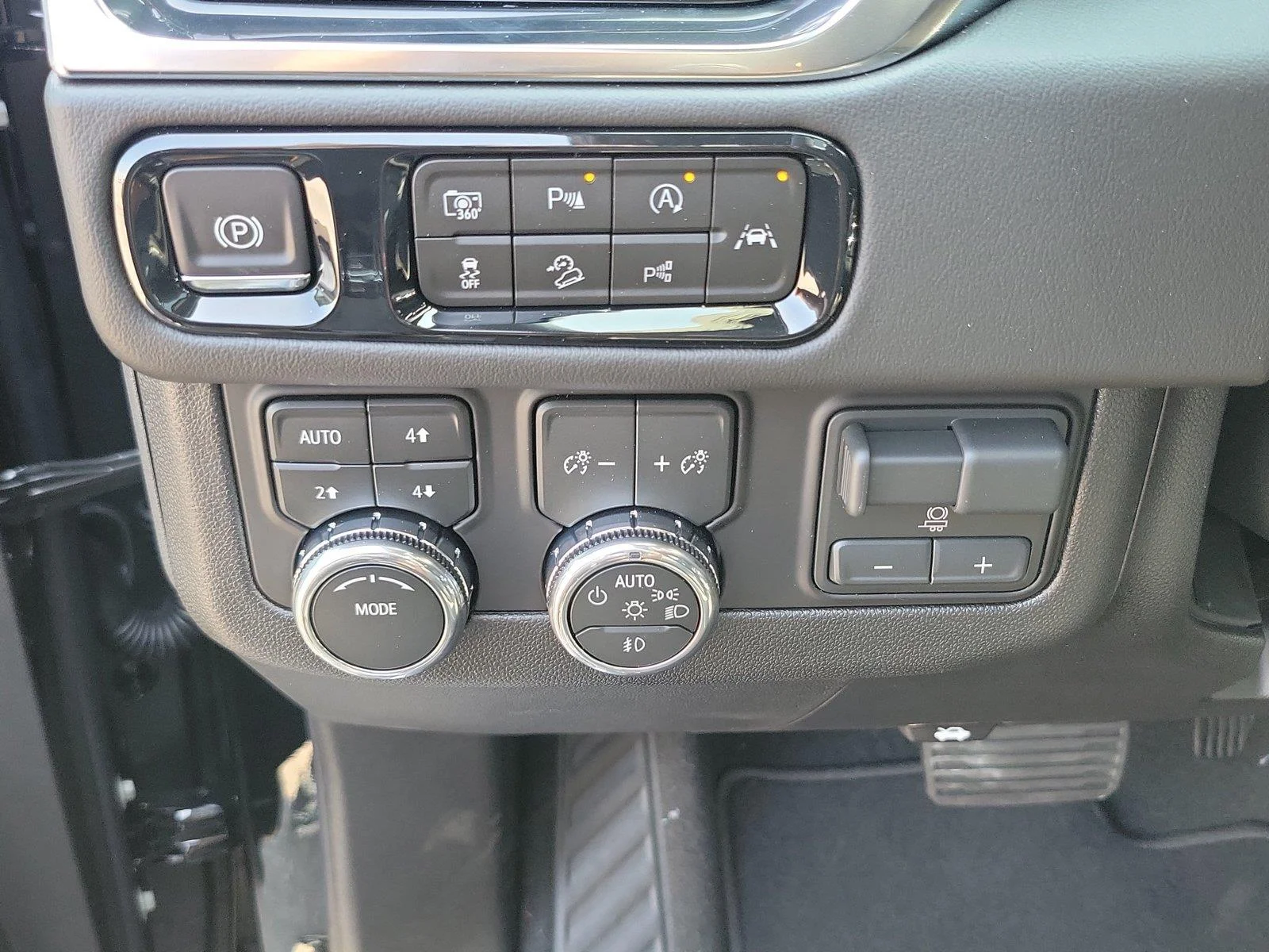 2026 GMC Yukon XL Elevation - Photo 18
