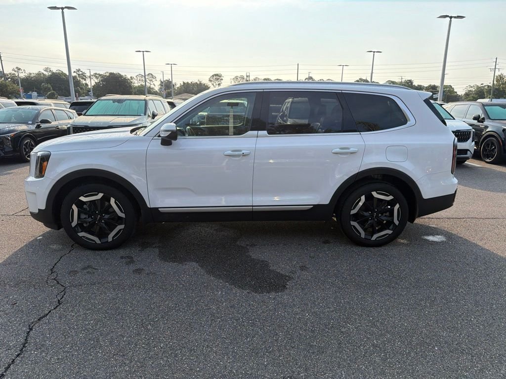 Certified Used 2025 White Kia EX image 8