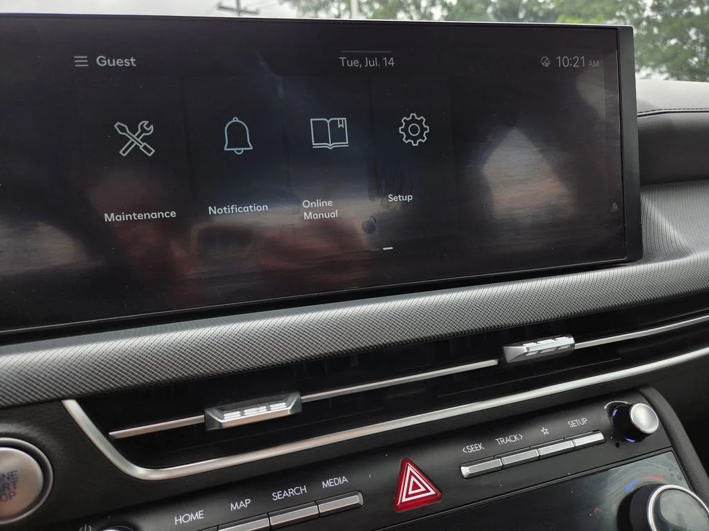 Used 2024 Black Hyundai SEL image 11