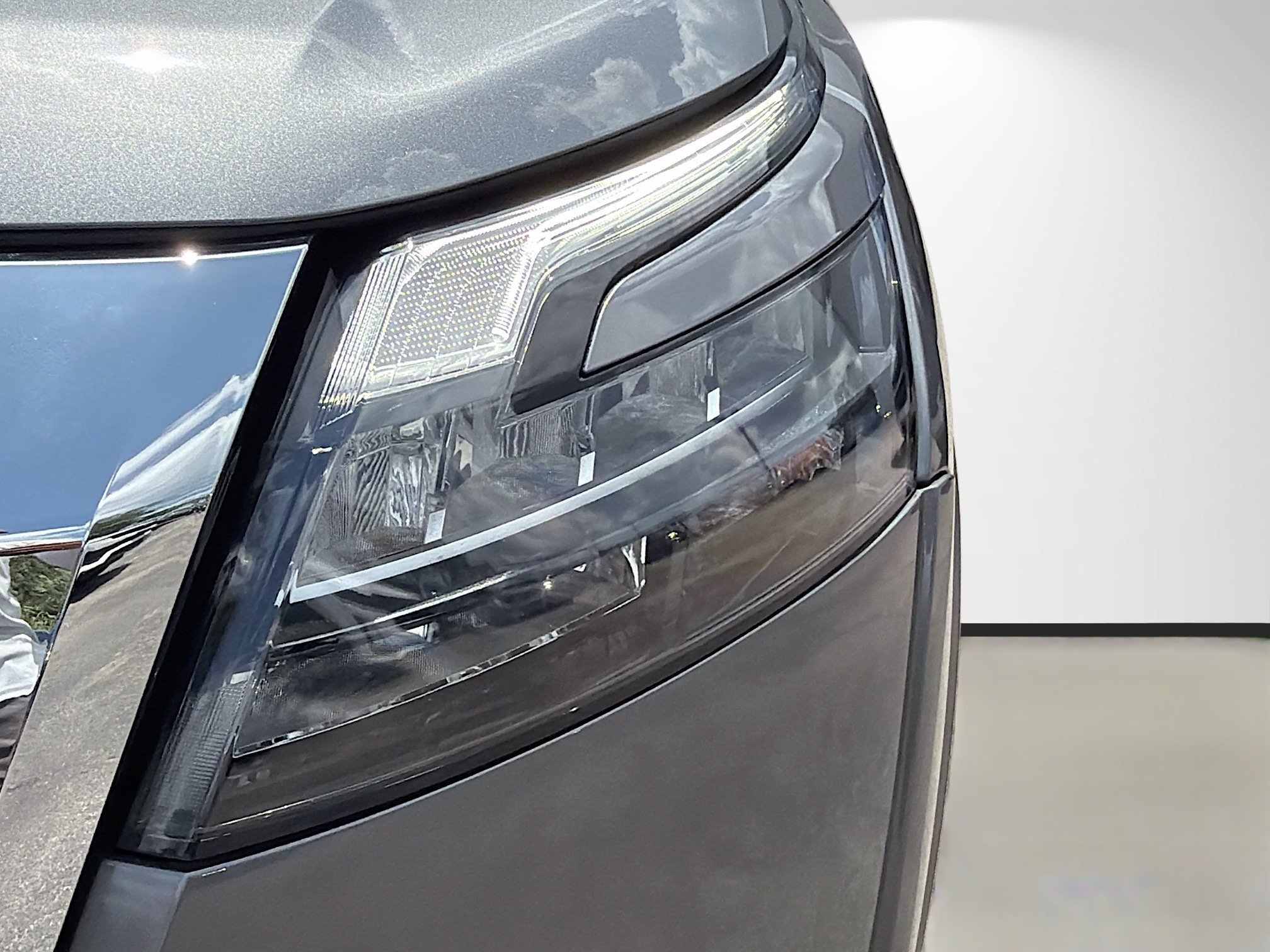 Used 2023 Gun Metallic Nissan S image 9