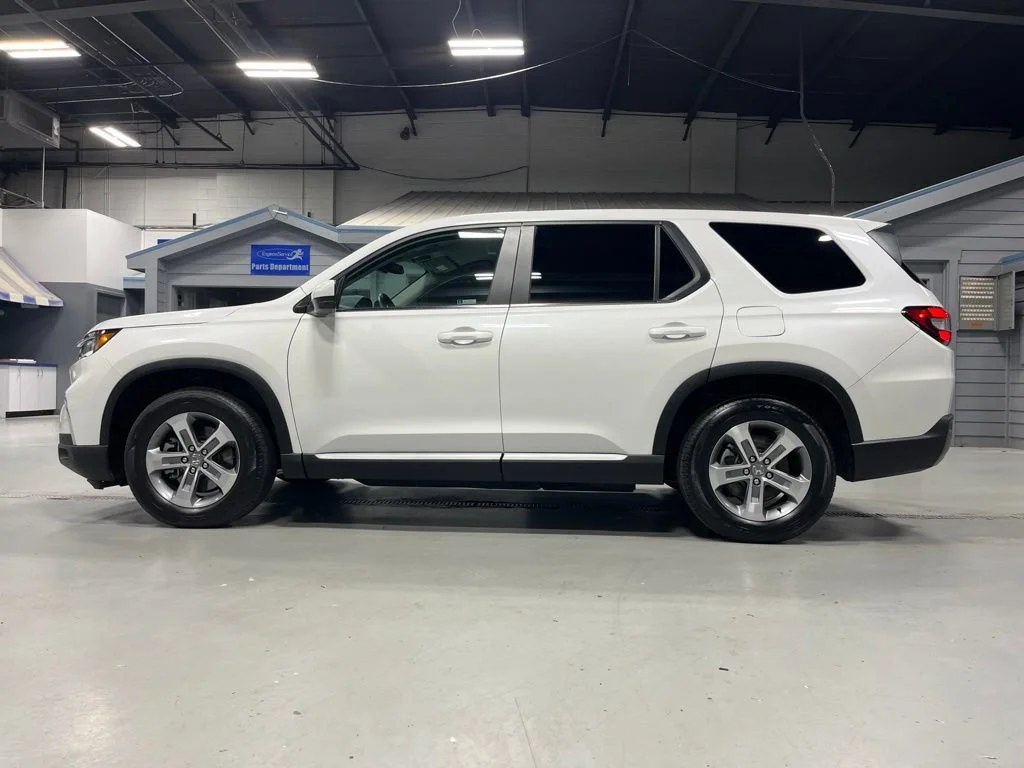 Certified Used 2023 Platinum White Pearl Honda AWD EX-L image 43