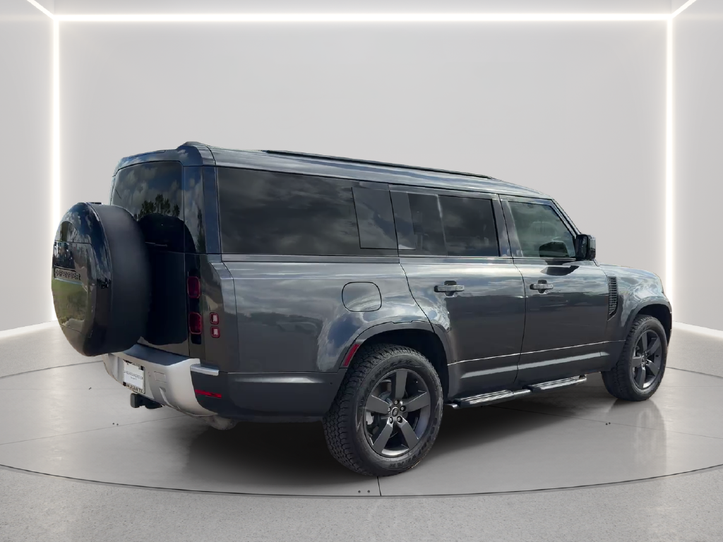 Used 2025 Gray Land Rover S image 5