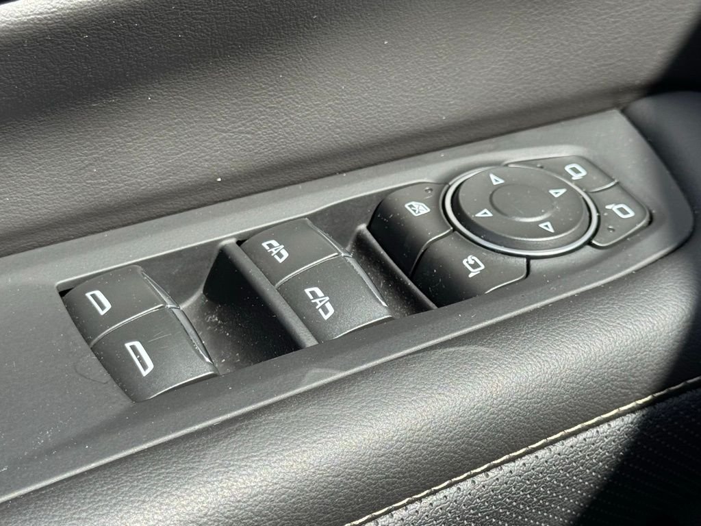 Used 2025 Gray Chevrolet Premier image 19