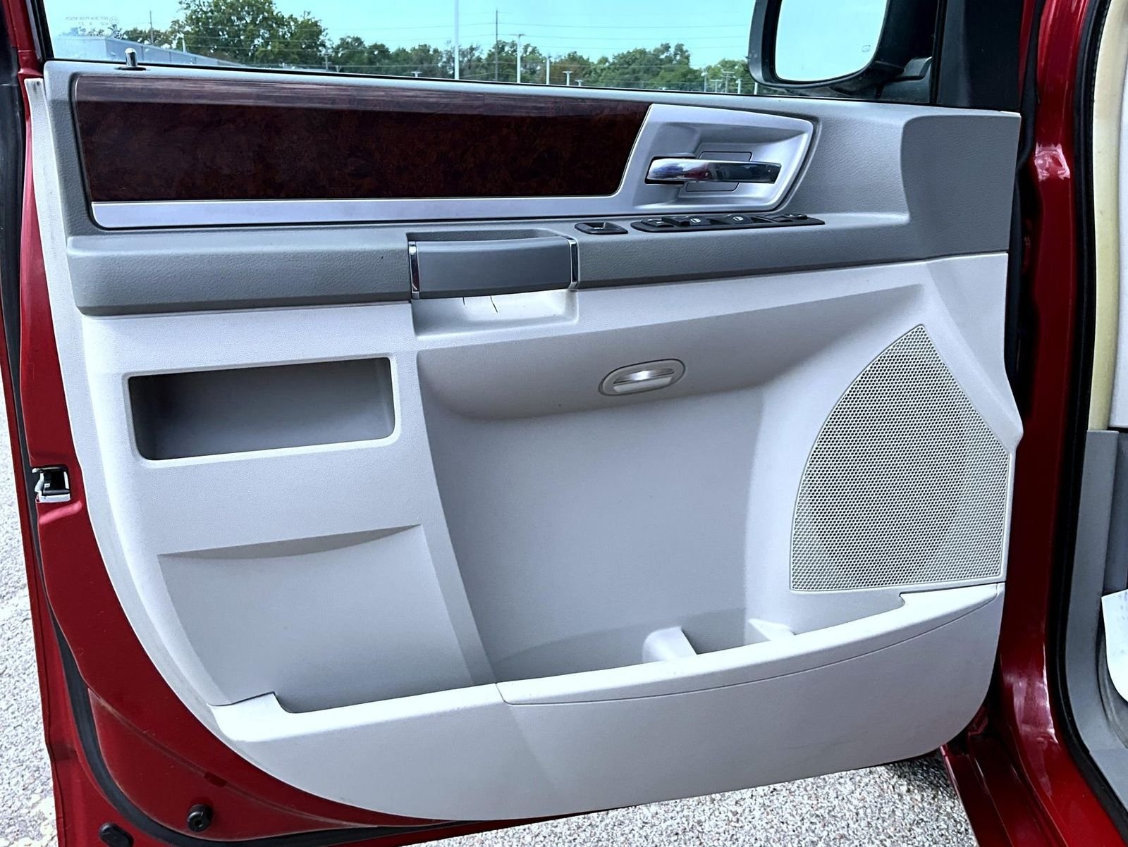 Used 2010 Red Chrysler Touring image 10