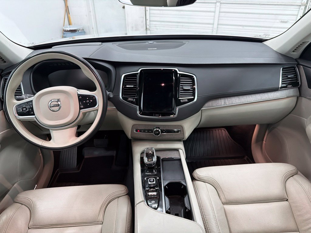 Used 2021 Silver Volvo T8 Inscription 7 Passenger image 27