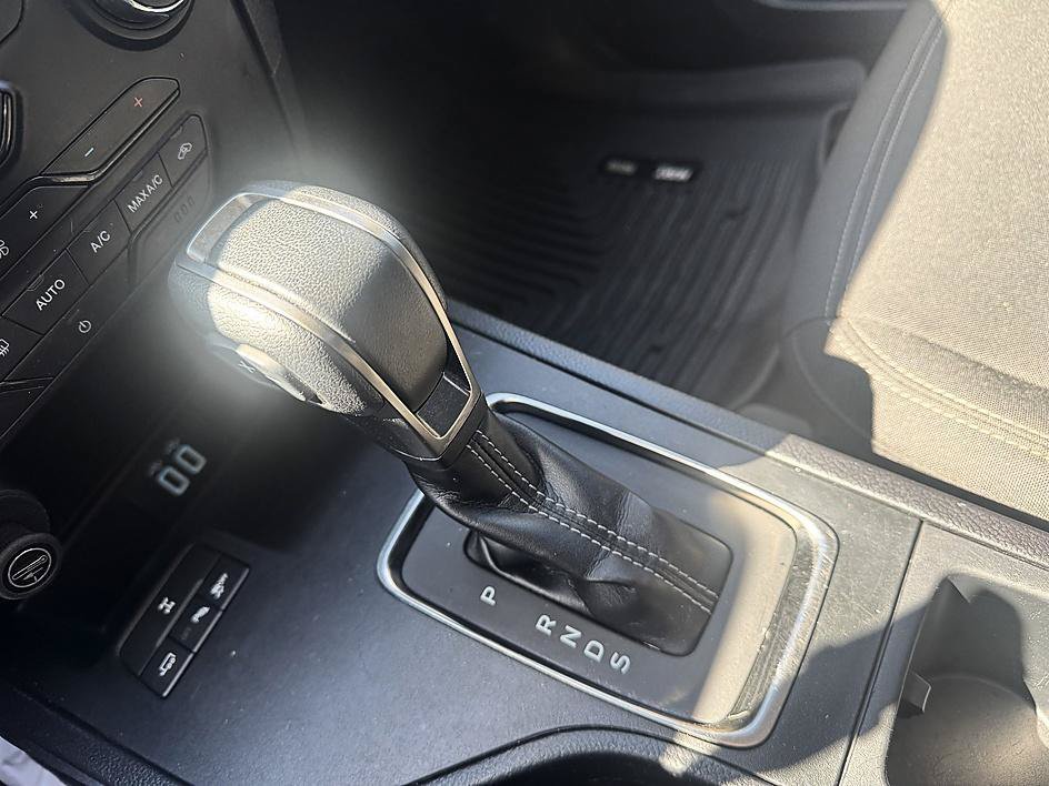 Used 2023 Gray Metallic Ford XLT image 21