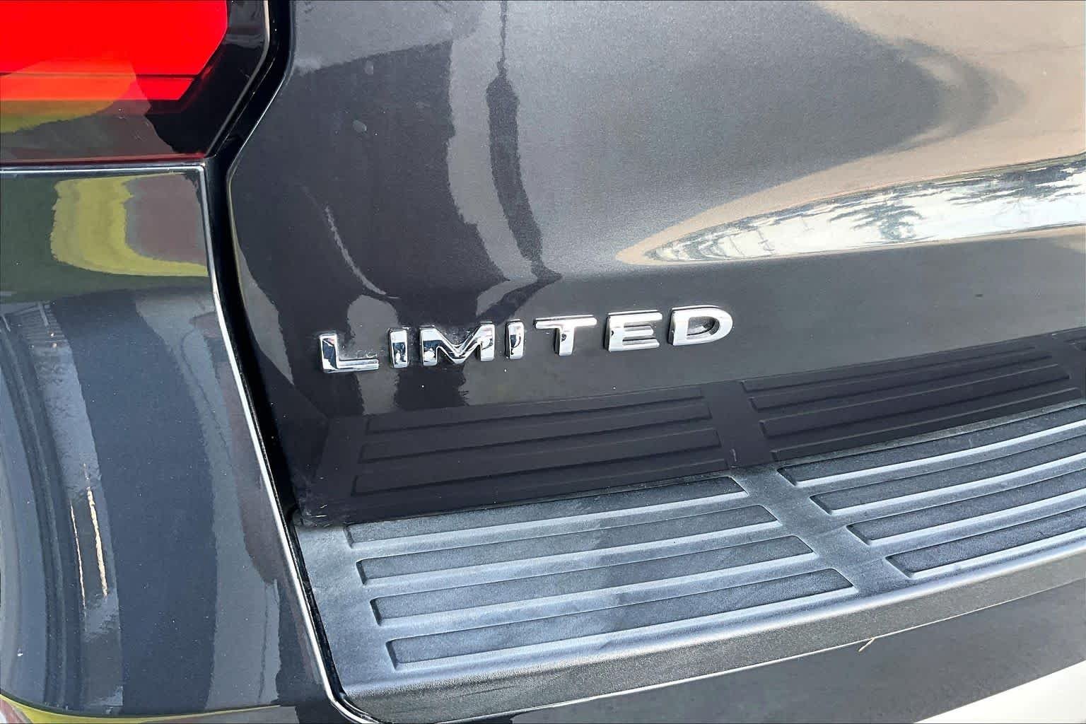 Used 2022 Dark Matter Metallic Ford Limited image 28