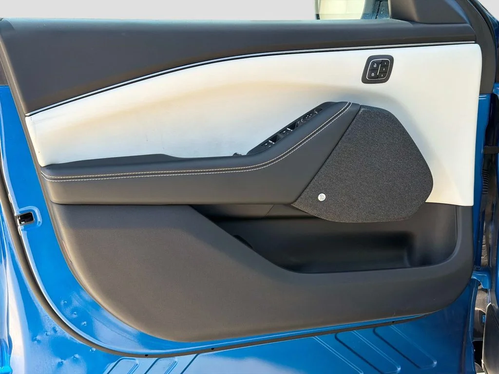 Used 2025 Velocity Blue Metallic Ford Premium image 18