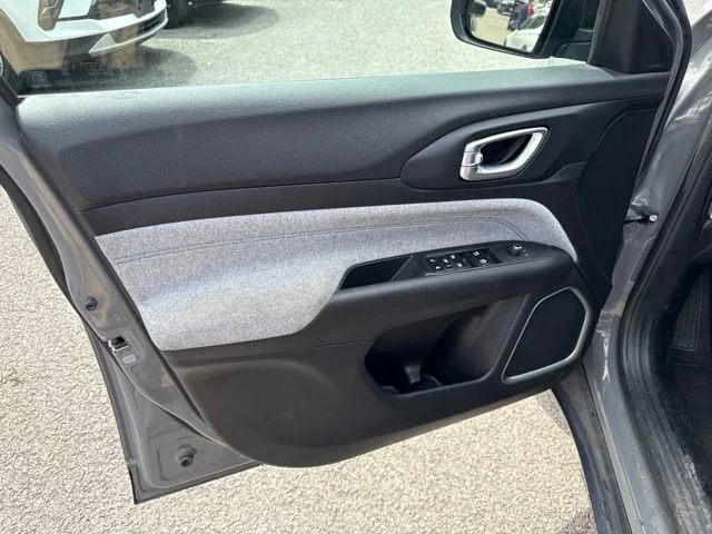Used 2024 Gray Jeep Latitude image 17