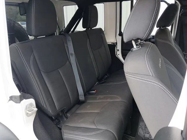 Used 2018 White Jeep Unlimited Sahara image 25