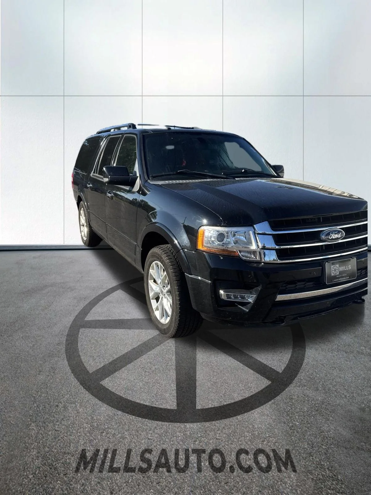 Used 2017  Ford Limited image 3