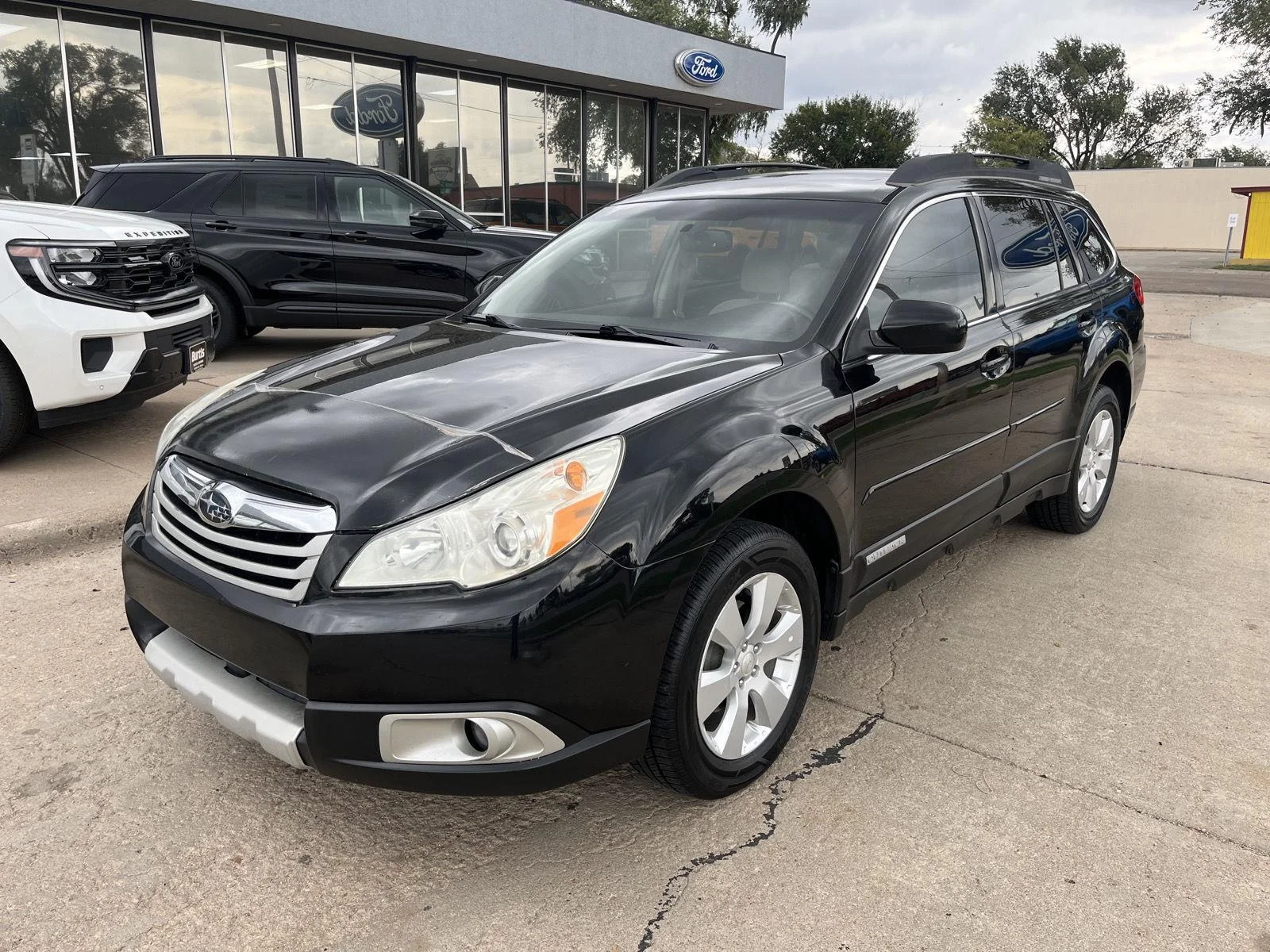 Used 2011 Subaru Outback I Limited with VIN 4S4BRCKC3B3397997 for sale in Garden City, KS
