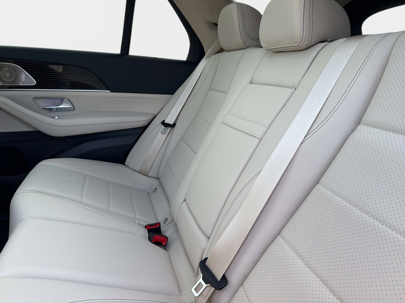 New 2026 Polar White Mercedes-Benz 350 4MATIC® SUV image 13