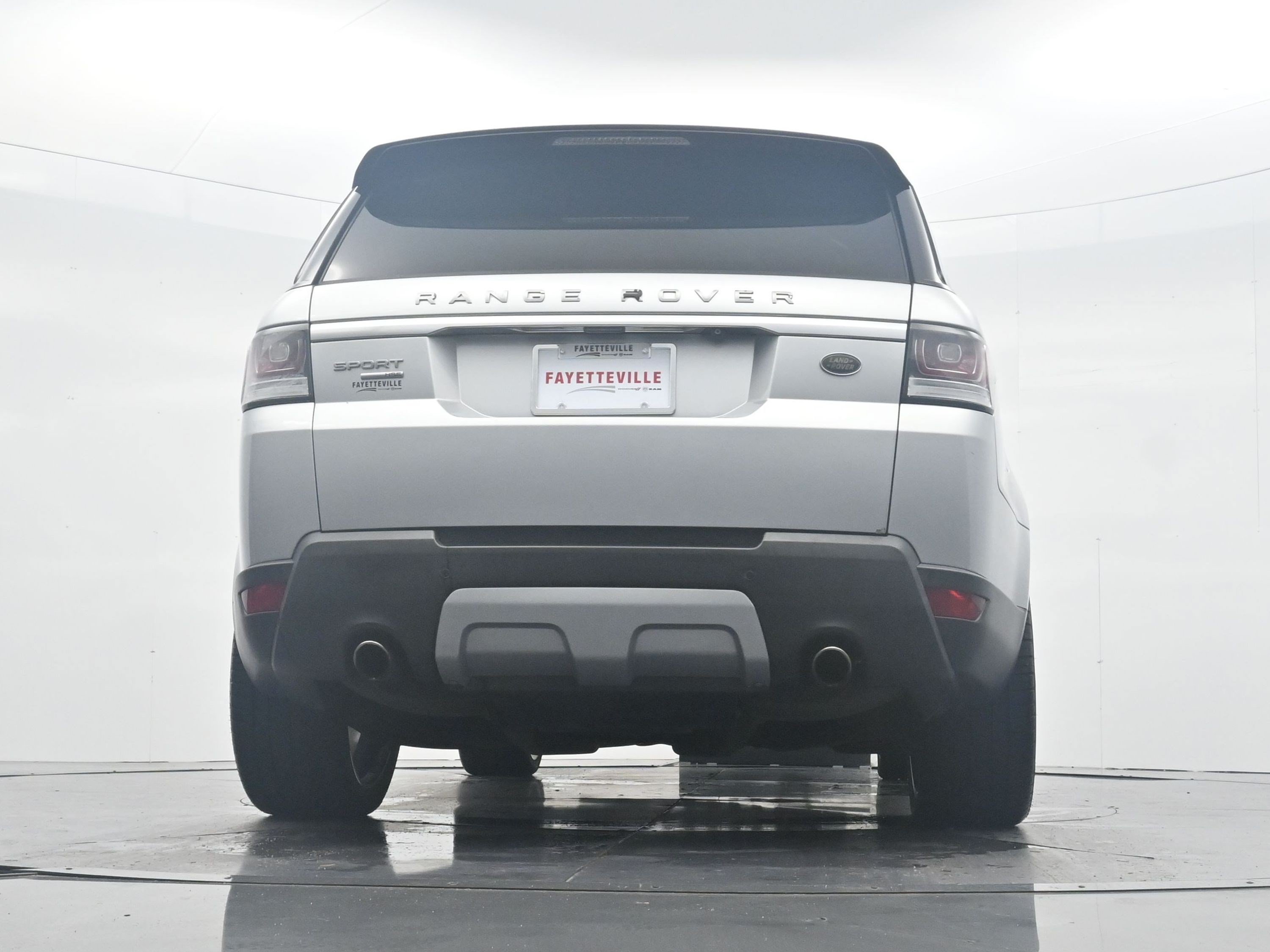 Used 2014 Causeway Gray Metallic Land Rover HSE image 31