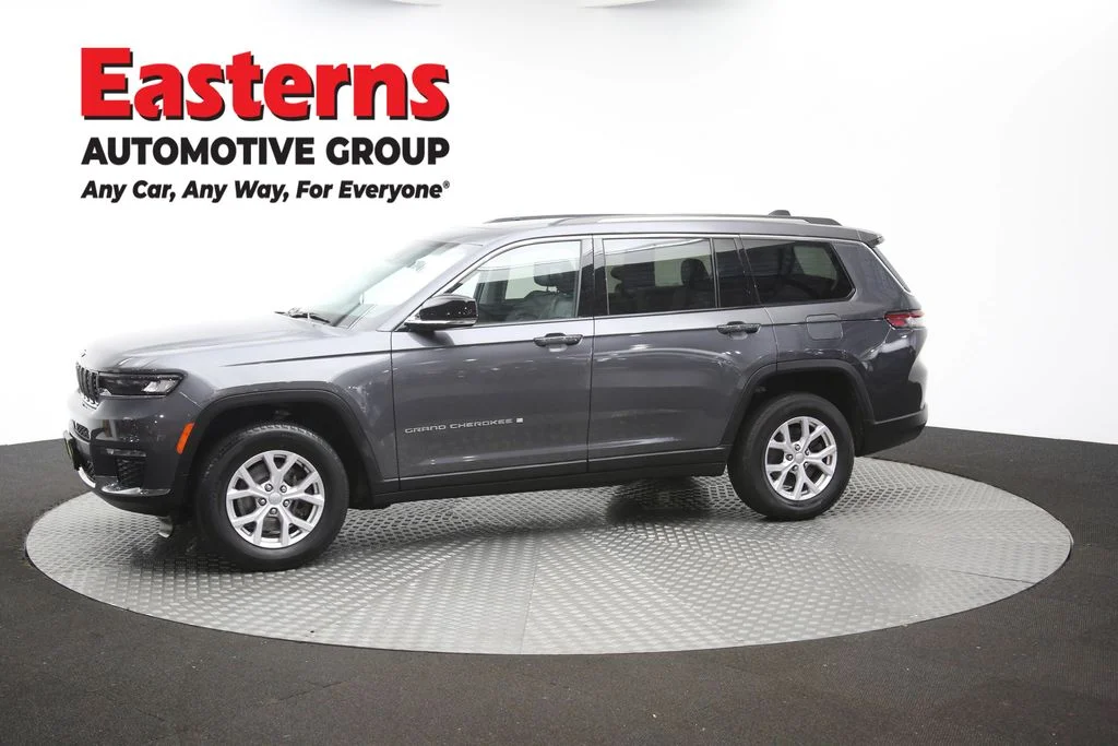 Used 2022 Gray Jeep Limited image 62