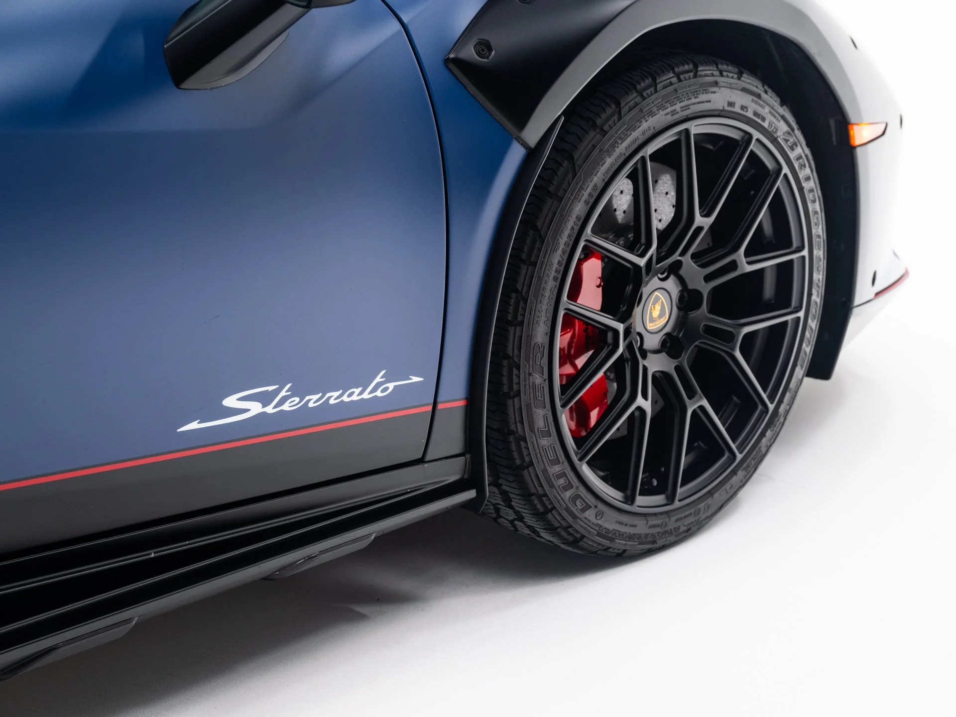 Used 2023 Blu Grifo Matte Lamborghini  image 17
