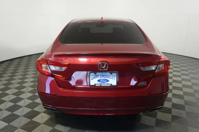 Used 2019 Radiant Red Metallic Honda Touring 2.0T image 4