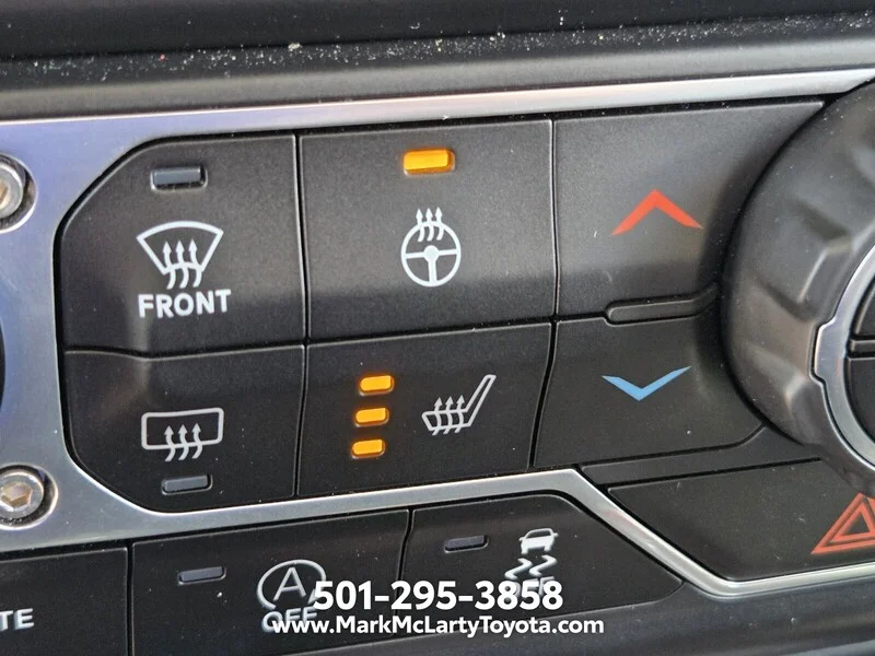 Used 2022 Black Clearcoat JEEP OVERLAND 4X4 image 21