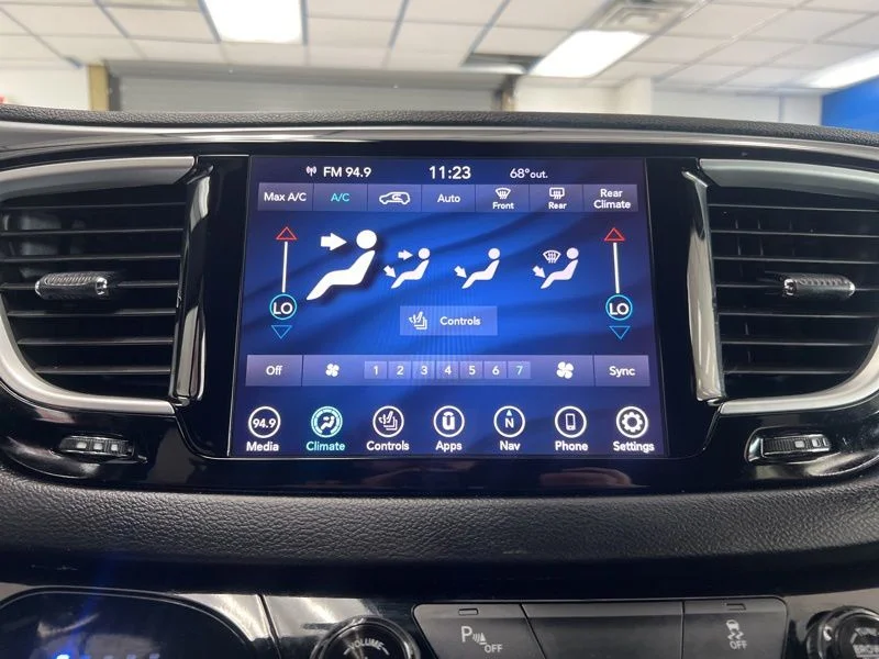 Used 2020 Gray Chrysler Touring L image 30