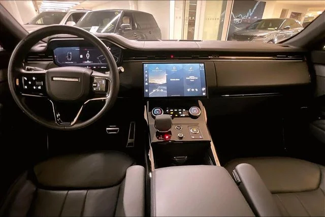 Used 2023 Black Land Rover First Edition image 17