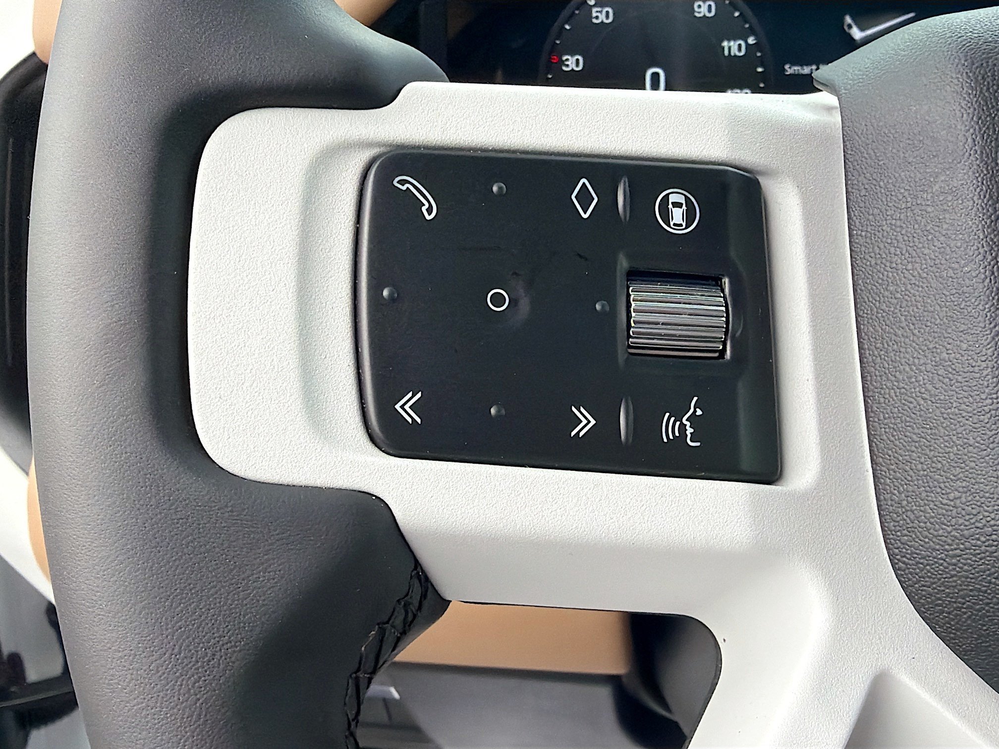 New 2026 Fuji White Land Rover X-Dynamic SE image 37