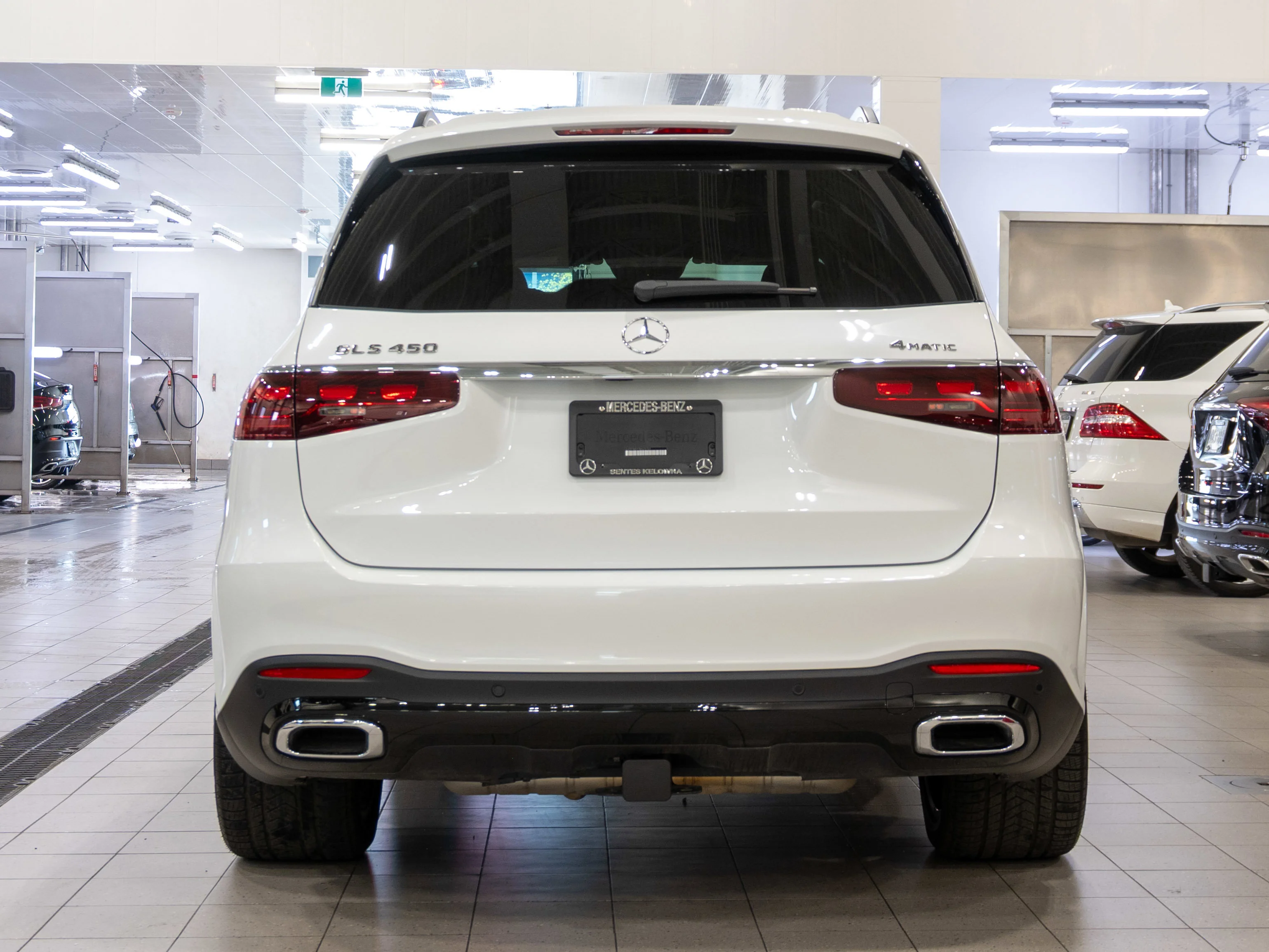 New 2026 MANUFAKTUR OPALITE WHITE BRIGHT Mercedes-Benz GLS 450 image 4
