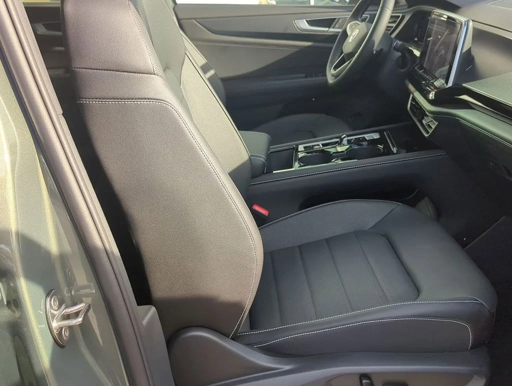 New 2026 Green Volkswagen 2.0T SEL image 26