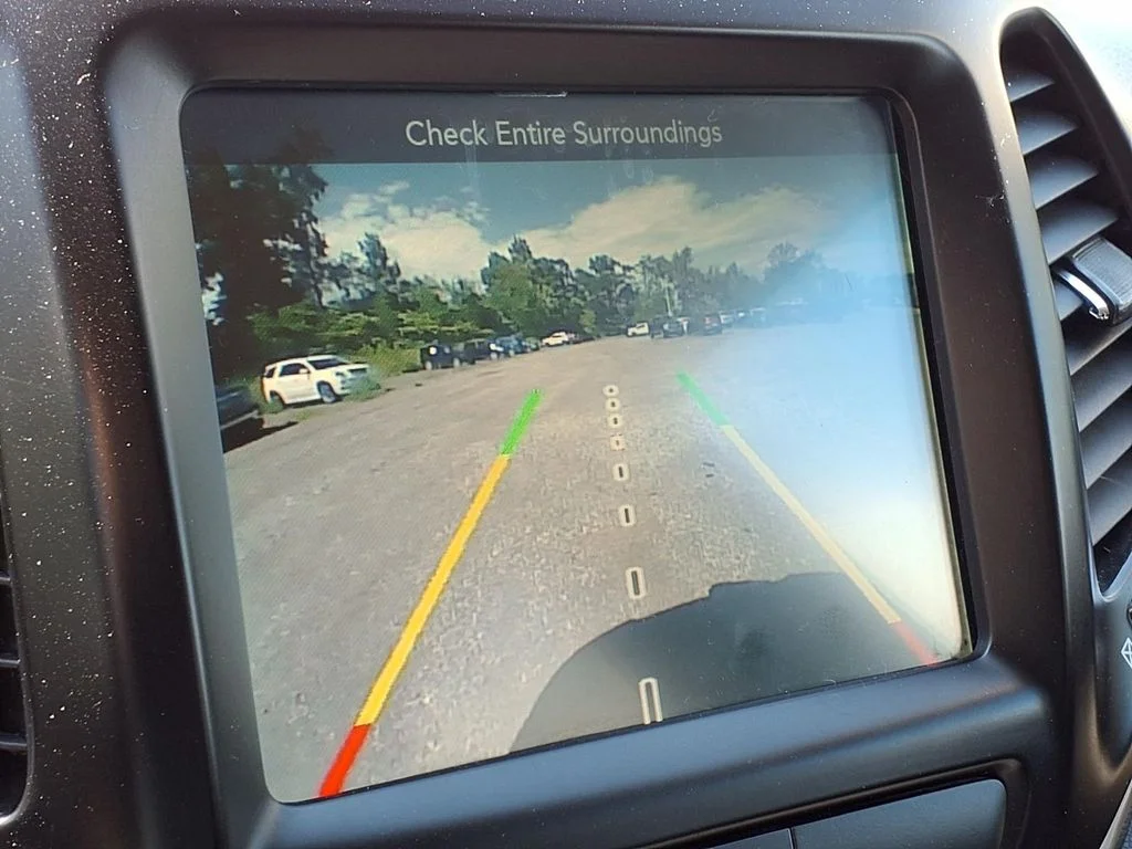 Used 2018 Black Jeep Latitude image 15