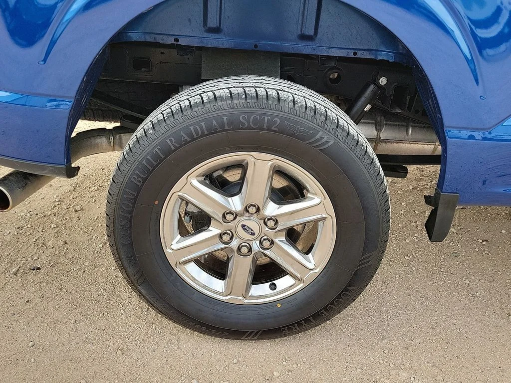 Used 2025 Blue Ford XLT image 14
