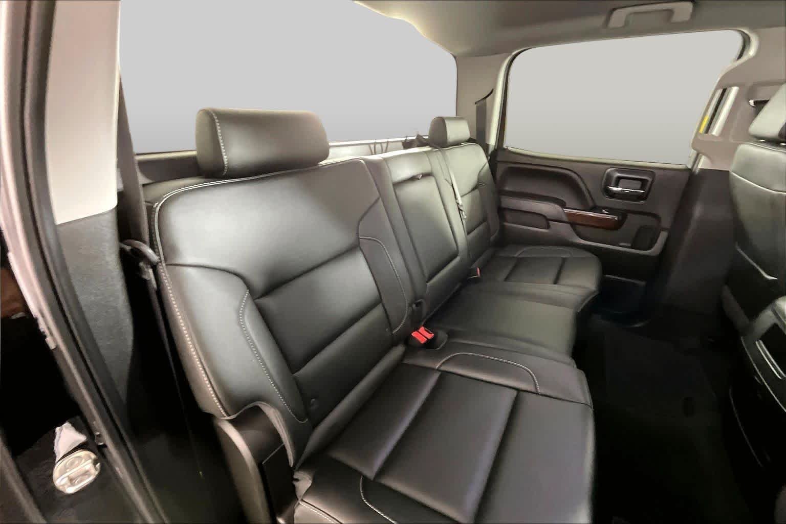 Used 2018 Onyx Black GMC SLT image 19