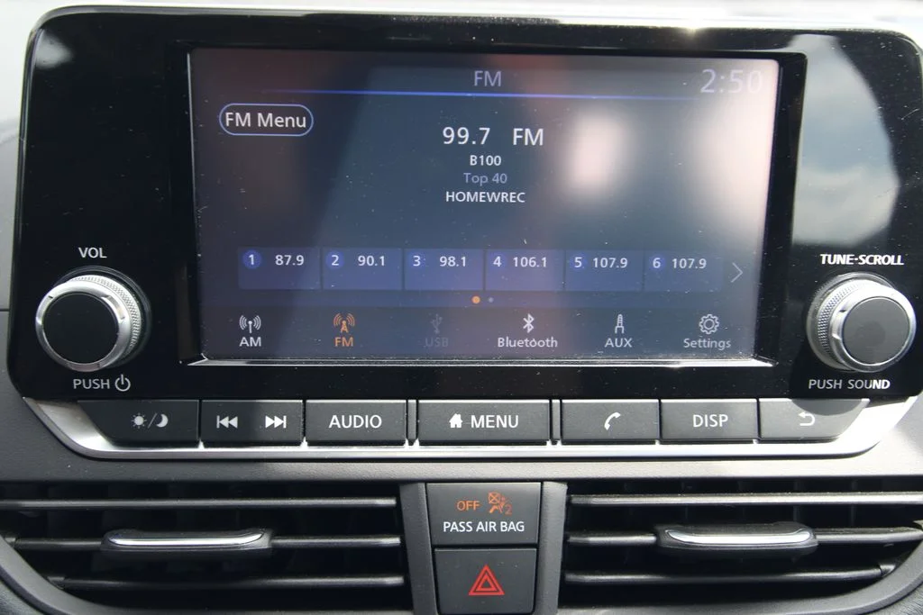 Used 2024 Silver Nissan 2.5 S image 27