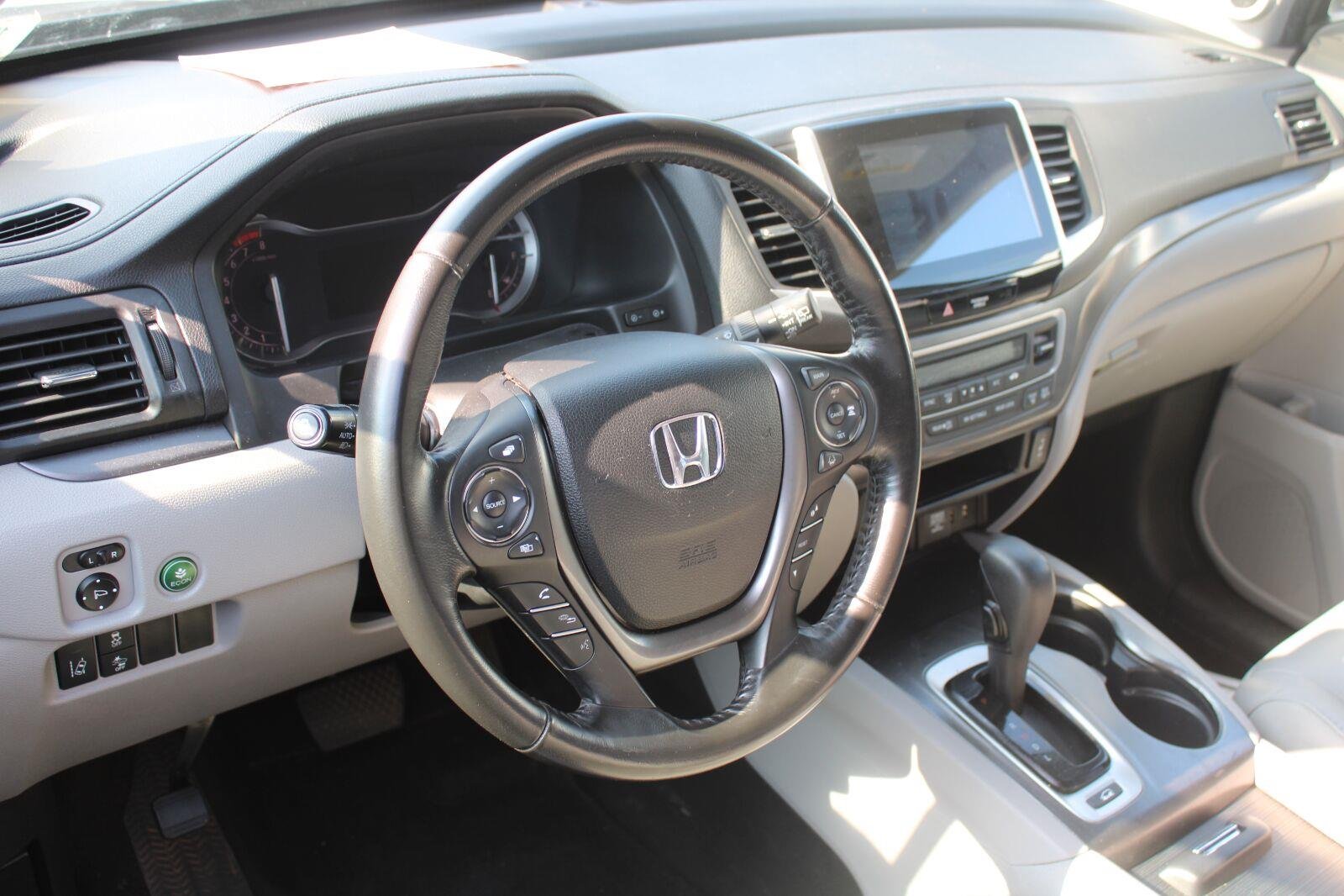 Used 2018 Modern Steel Metallic Honda EX-L image 9