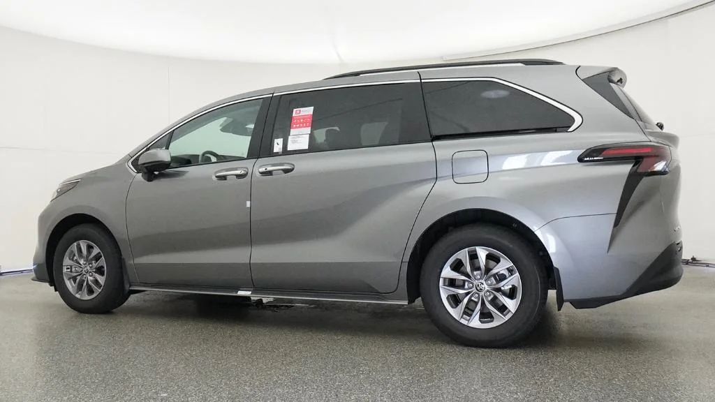 New 2026 Heavy Metal Toyota XLE image 25