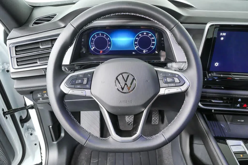 New 2026 Opal White Pearl Volkswagen 2.0T SE w/Technology image 8