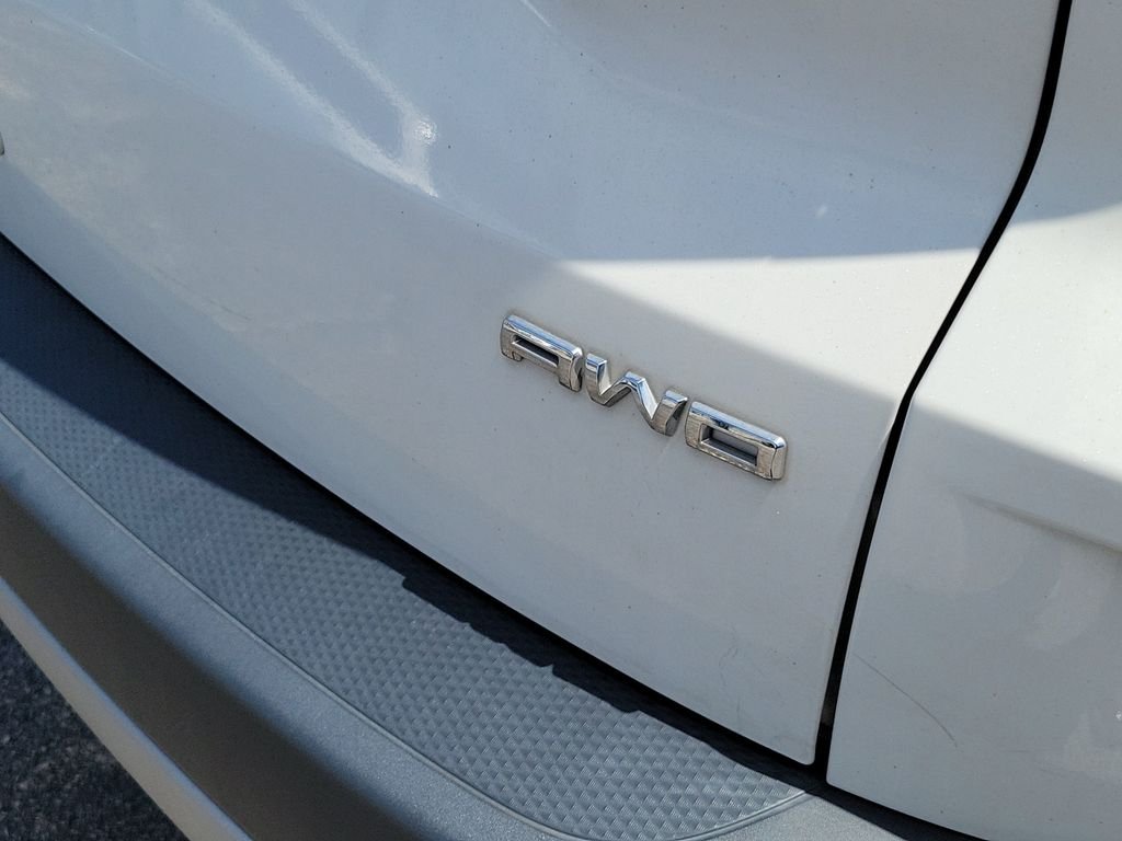 Certified Used 2022 White Ford SE image 5