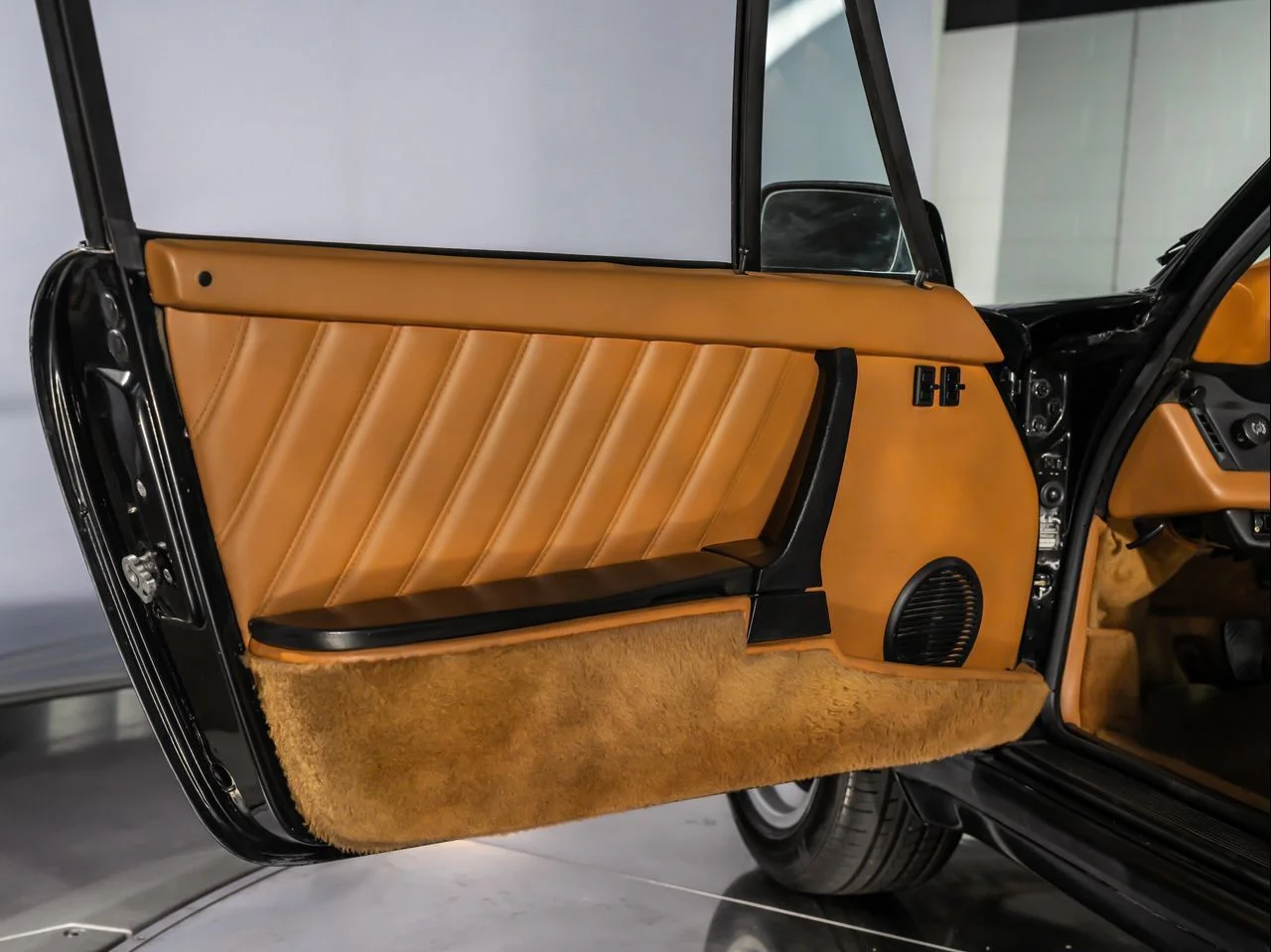 Used 1976 Black Porsche Turbo image 31