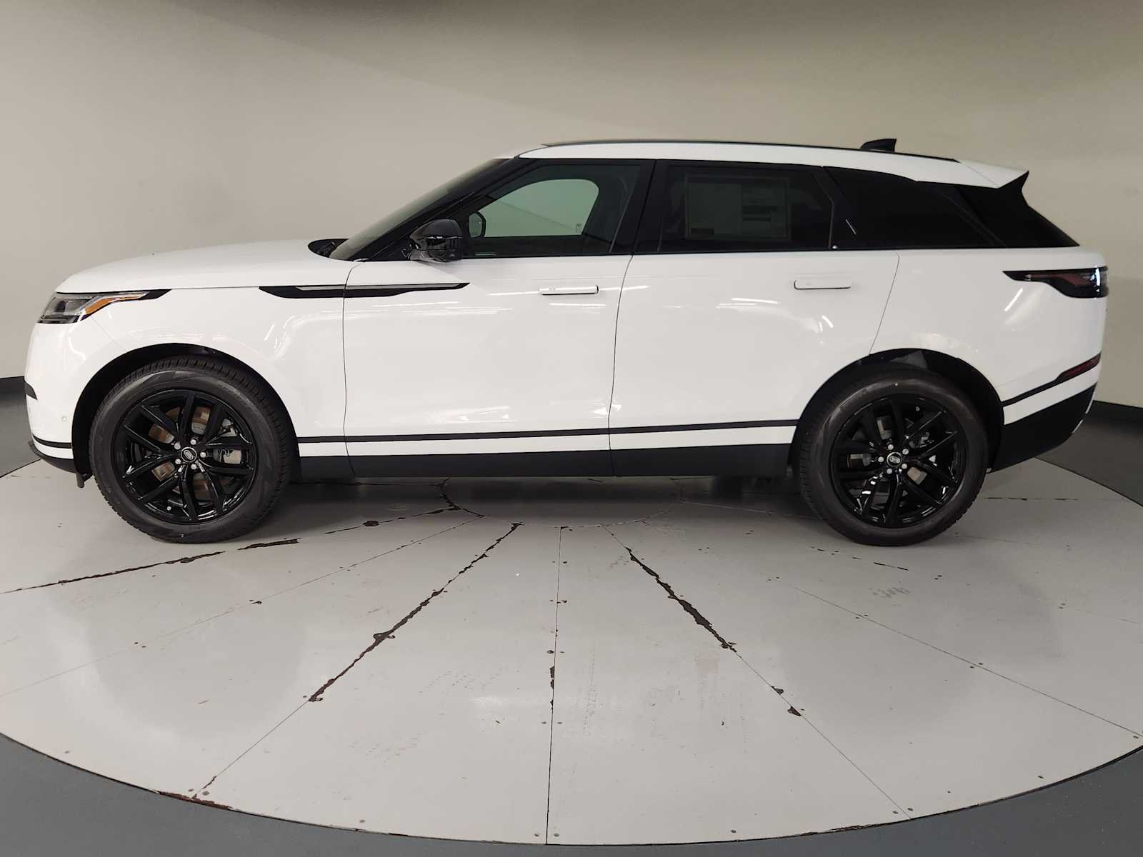 New 2026 Fuji White Land Rover S image 5
