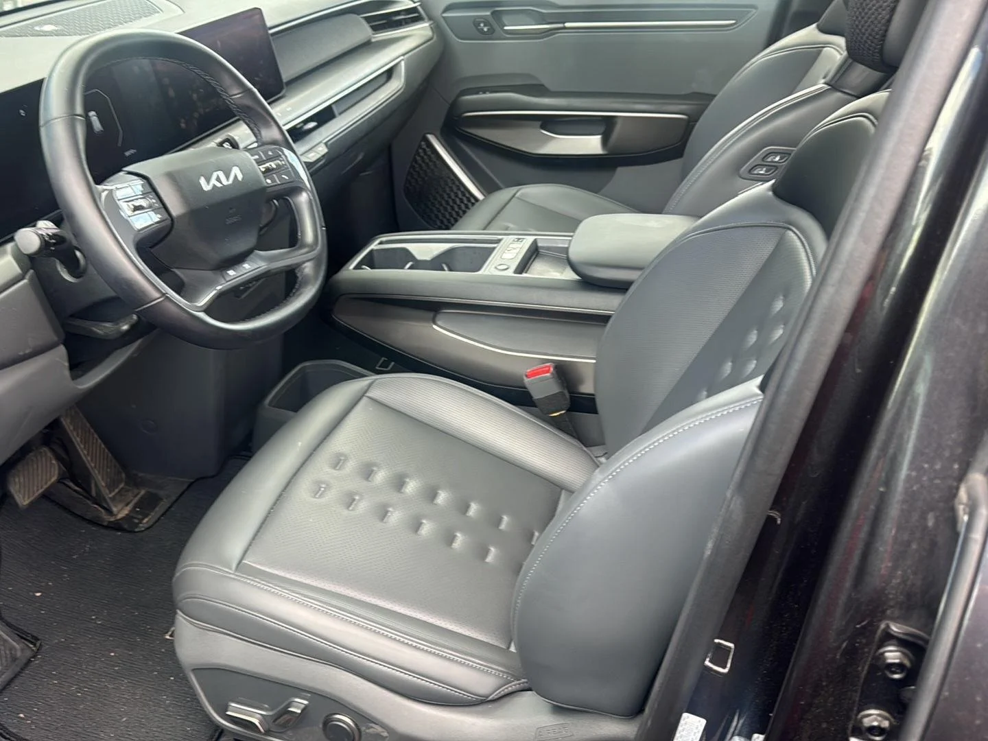 Certified Used 2024 Panthera Metal Kia Wind image 9