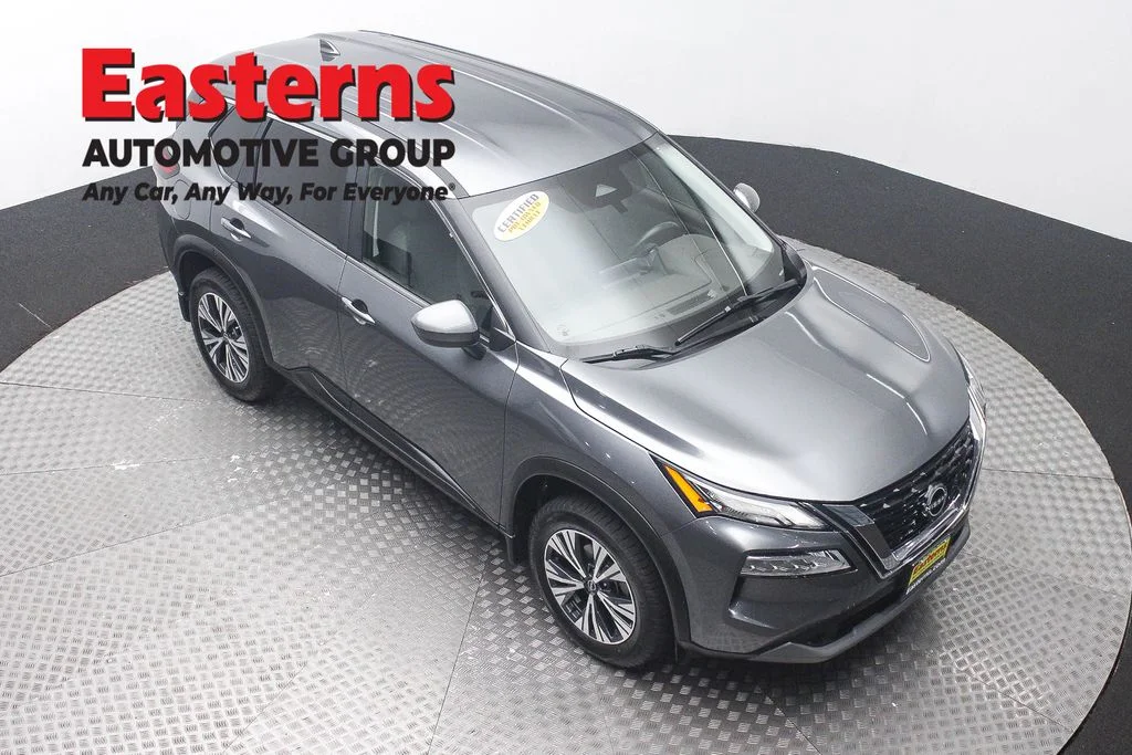 Used 2023 Gray Nissan SV image 3