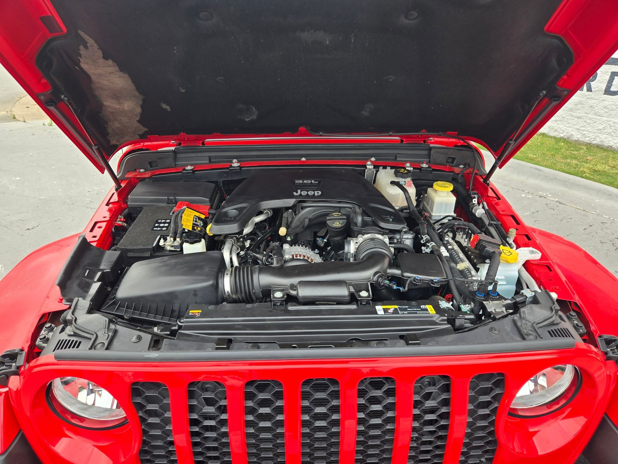 Used 2021 Firecracker Red Clearcoat Jeep Sport S image 19