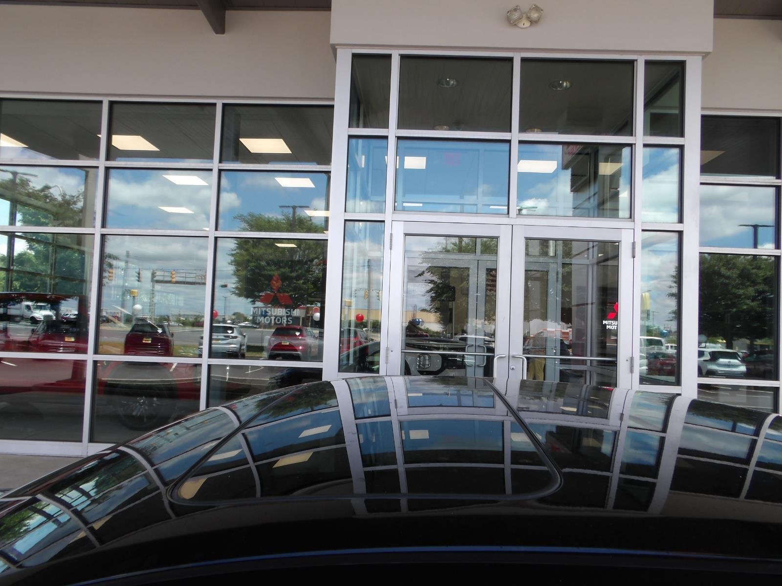 New 2026 Atlantic Gray Metallic / Super Black Two-tone Nissan SR image 13