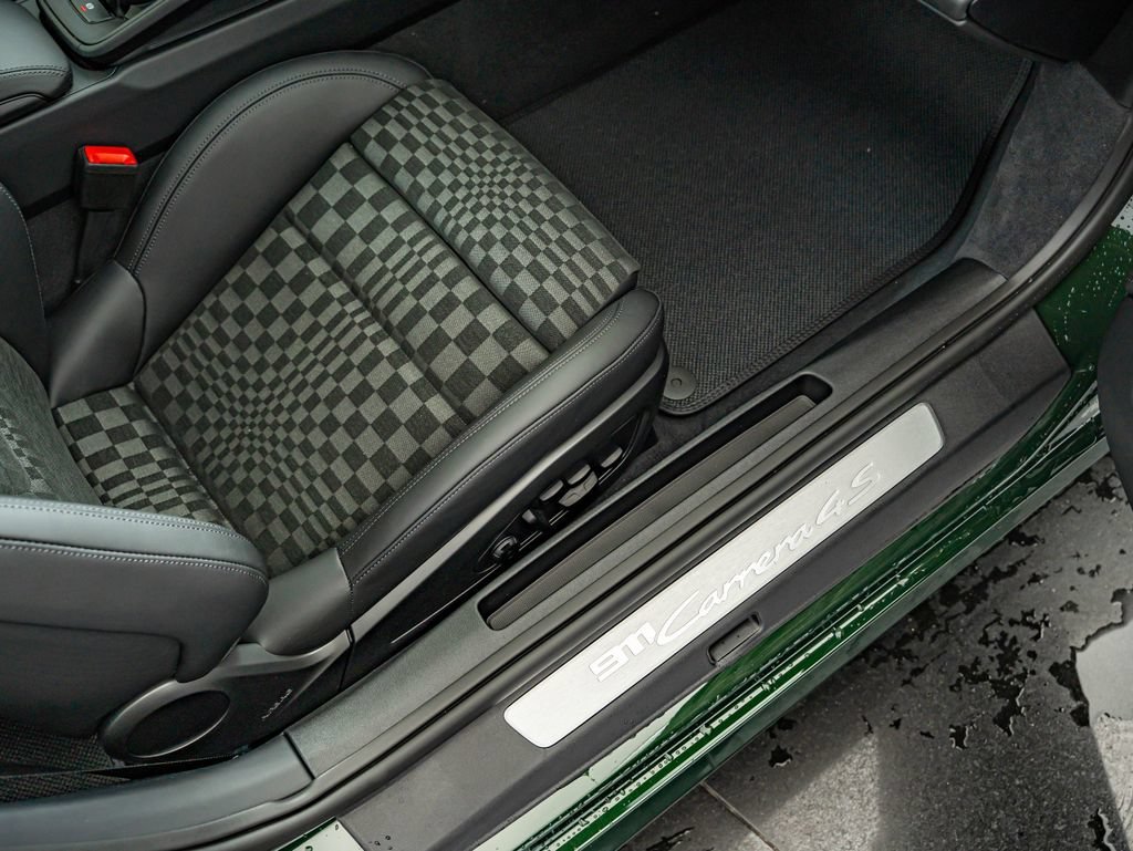 New 2026 Oak Green Metallic Neo Porsche Carrera 4S image 50