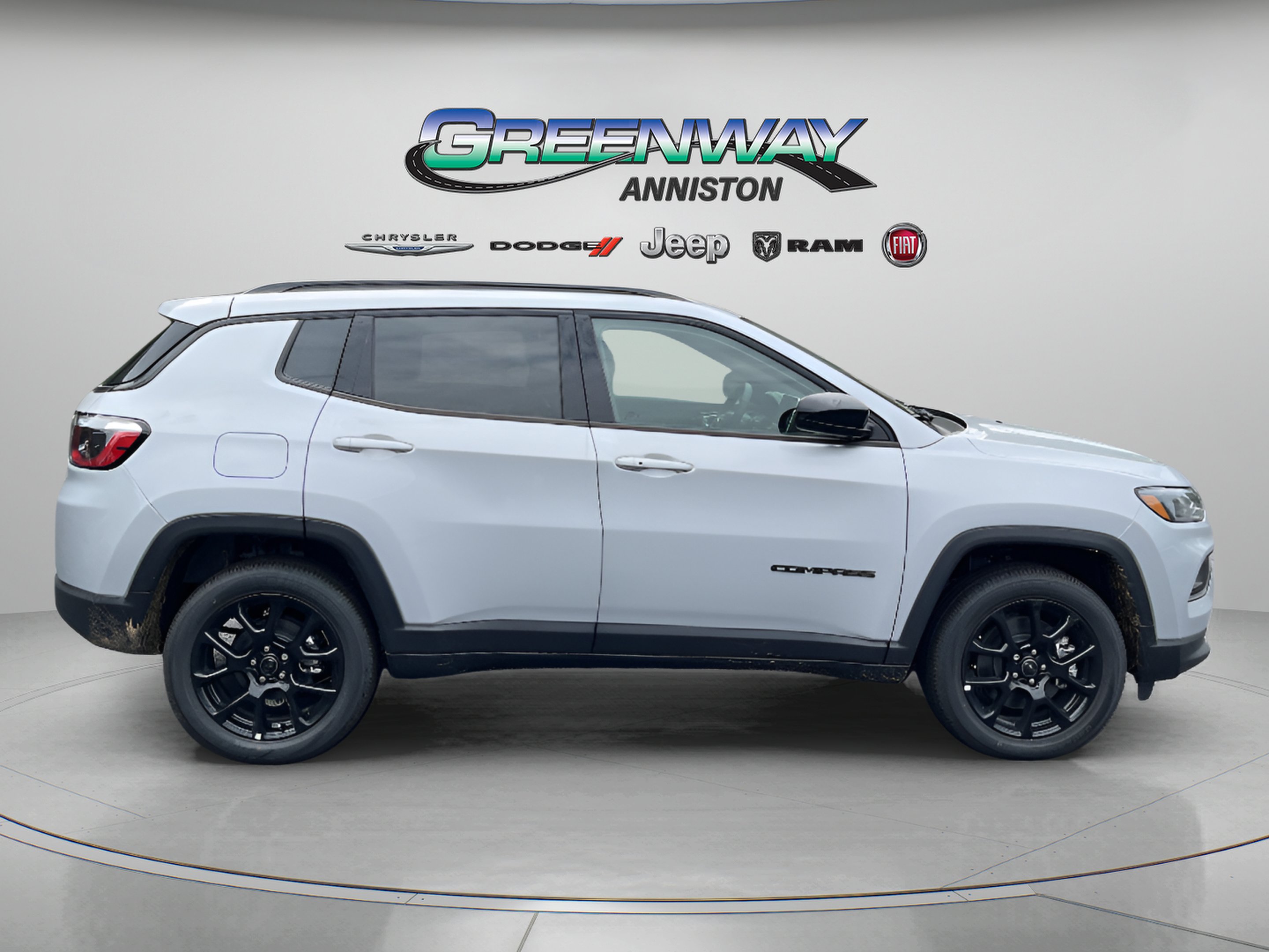 New 2026 Silver Zynith Metallic Clearcoat Jeep Latitude Altitude image 8