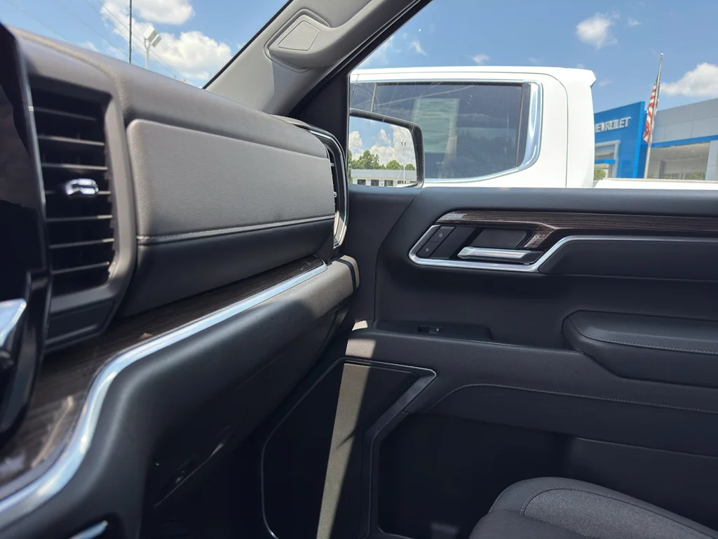 Used 2026 Black Chevrolet LT image 20