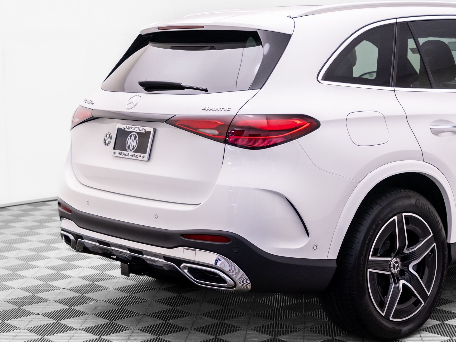 New 2027 Polar White Mercedes-Benz GLC 350e image 39
