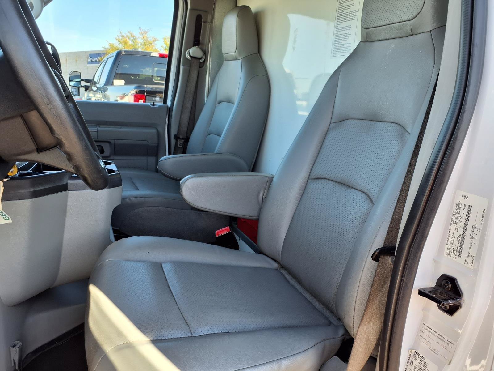 Used 2022 Oxford White Ford Base image 4