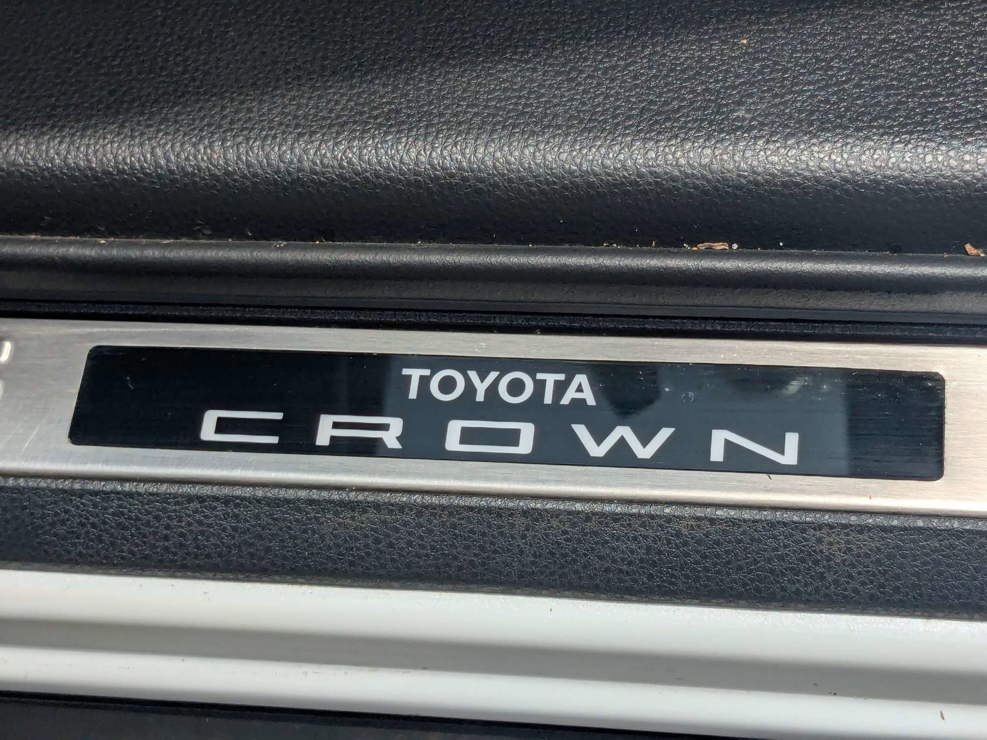 Used 2025 Oxygen White Toyota Limited image 23