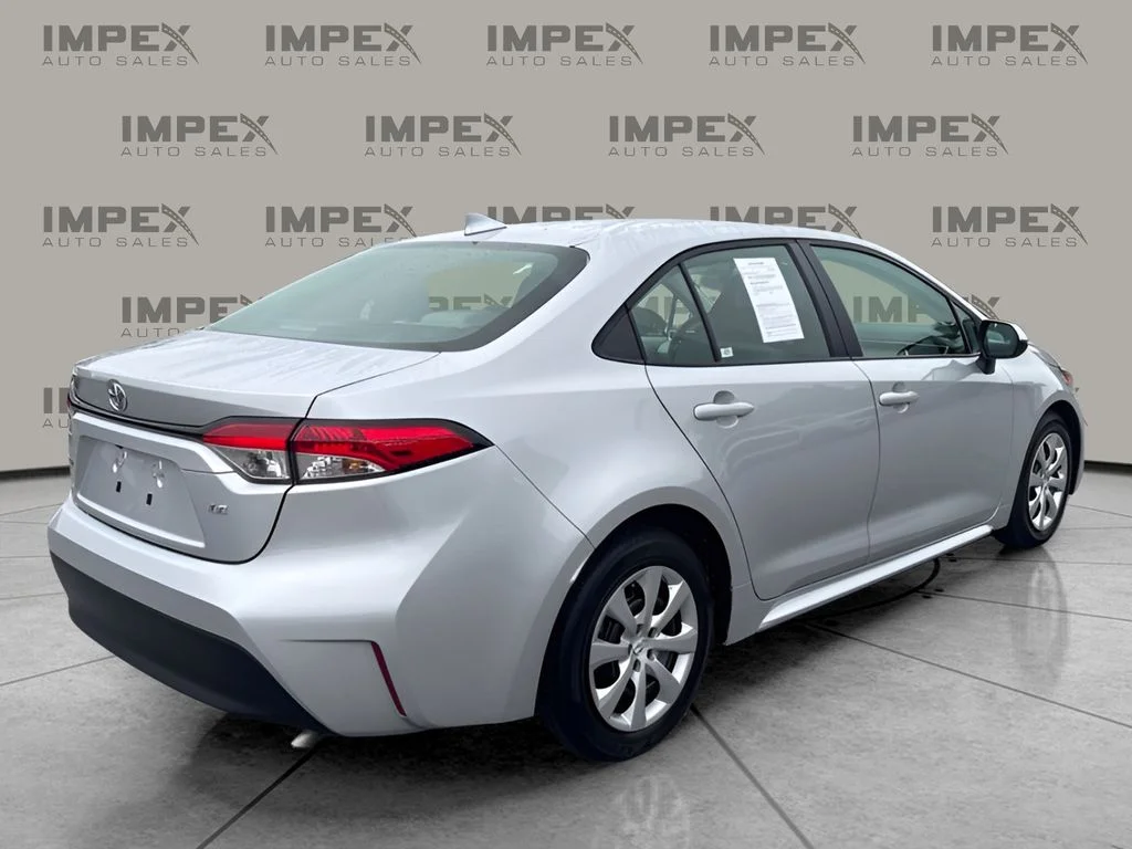 Used 2025 Silver Toyota LE image 5