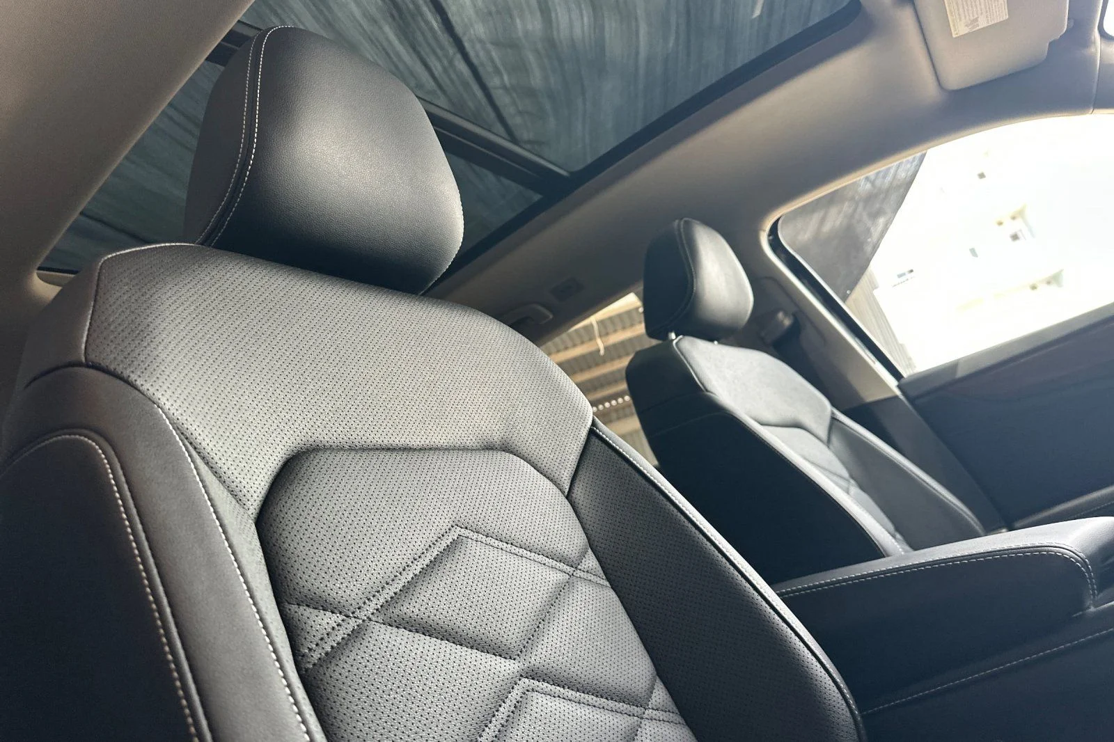 New 2026 Black Volkswagen 2.0T SE w/Technology image 16